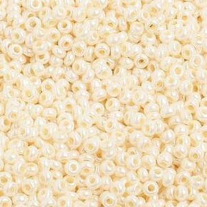 10/0 Eggshell Pearl Preciosa Seed Bead